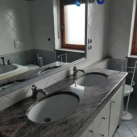 Apartment Casa Carbone Roddi