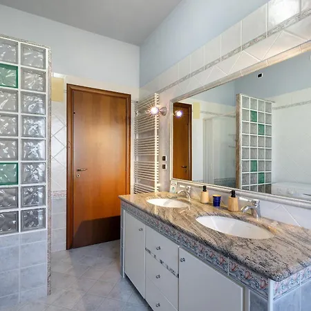 Casa Carbone Apartment Roddi